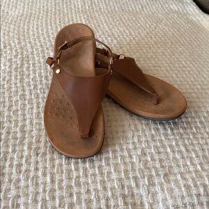 Gently loved Kirra Tan Leather Sandals